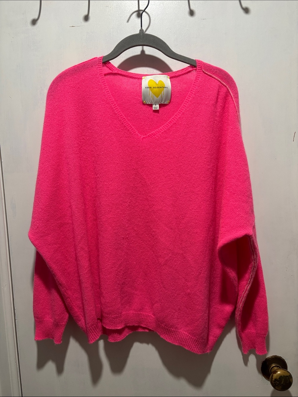 KERRI ROSENTHAL cashmere hot pink v neck sweater